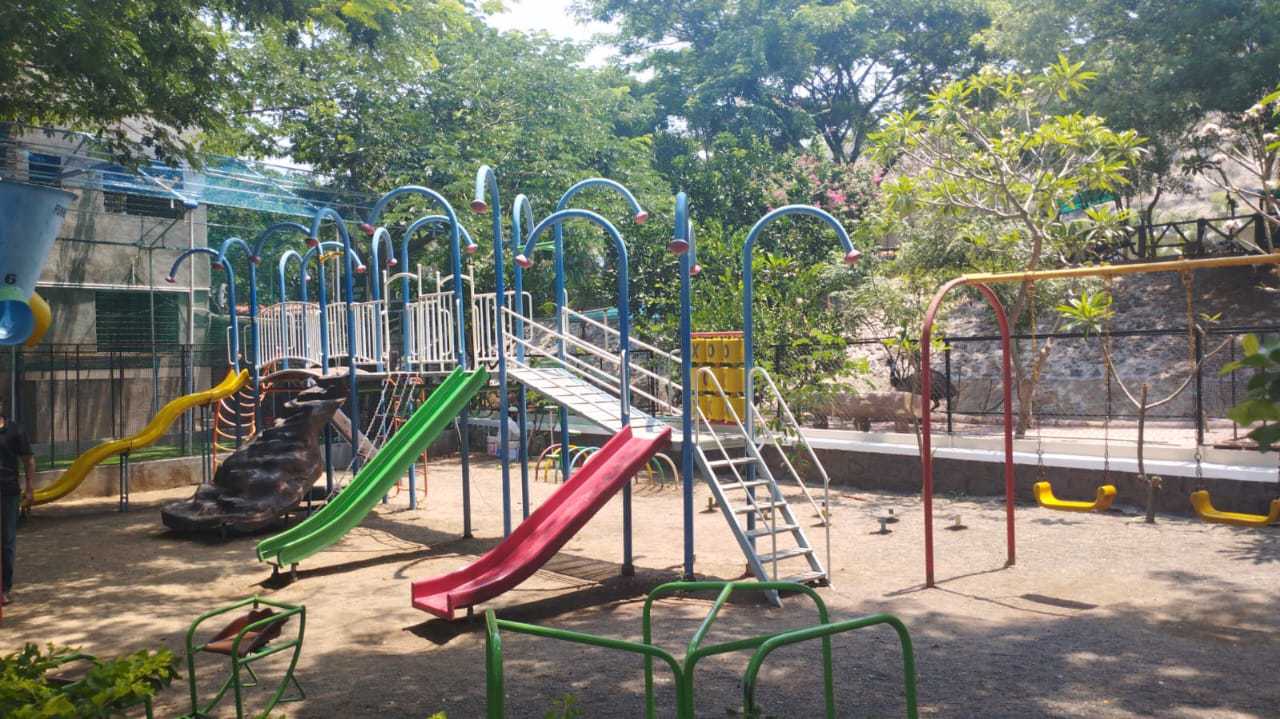 Resort Lawns